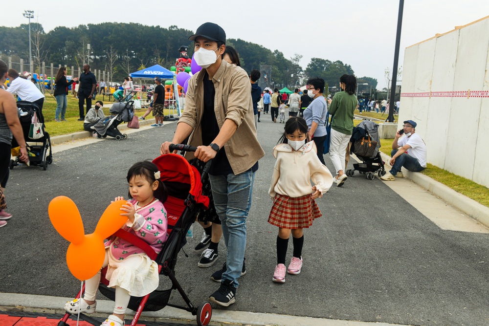 Humphreys,Pyeongtaek: two communities share one heart beat