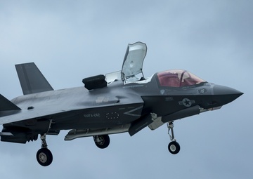 VMFA-242 Prepares for the MEU