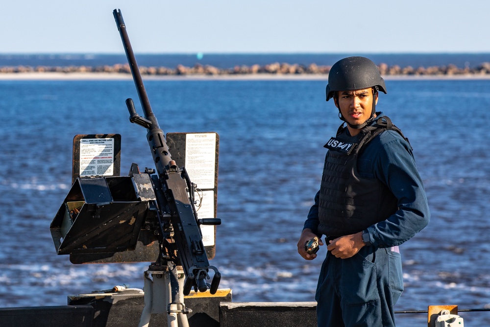 USS Ramage Arrives at Naval Station Mayport