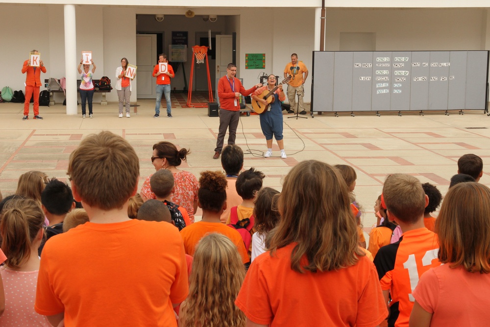 Rota Elementary School Holds Unity Day Assembly