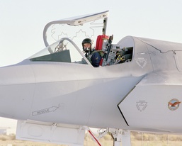 X-35A Test pilot Tom Morgenfeld mission ready