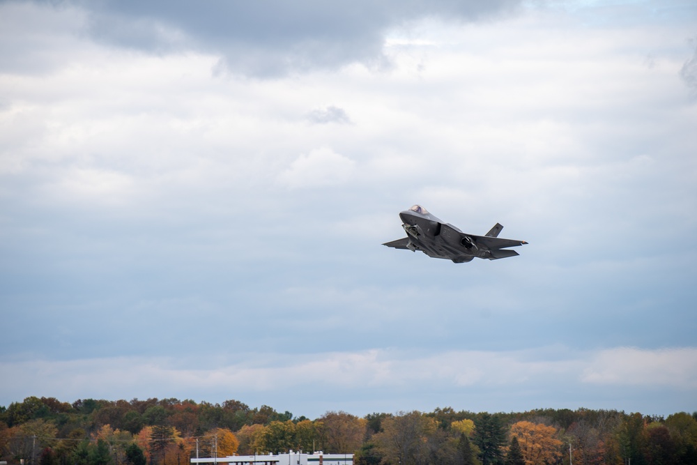 VTANG pilot reaches 1,000 hours in F-35