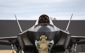 VTANG pilot reaches 1,000 hours in F-35