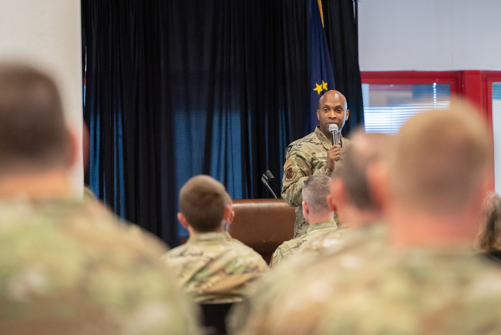 16th AF CCC visits 181st Intelligence Wing