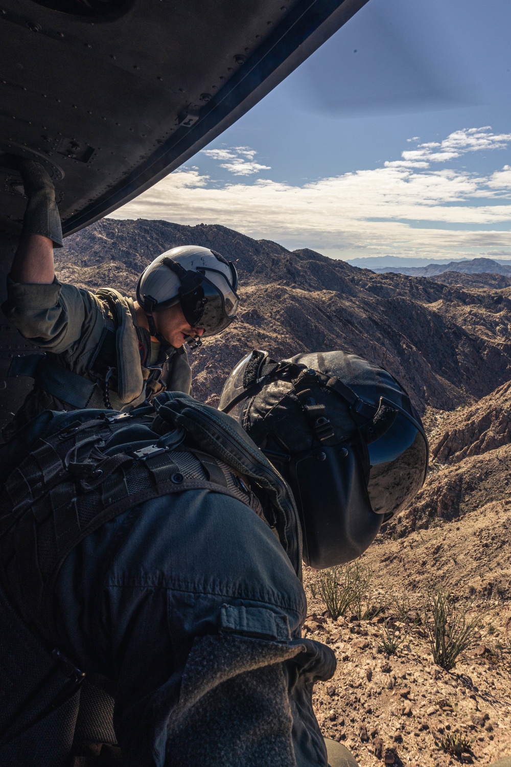 HMLAT-303 Marines provide external lift capabilities to local wildlife agencies