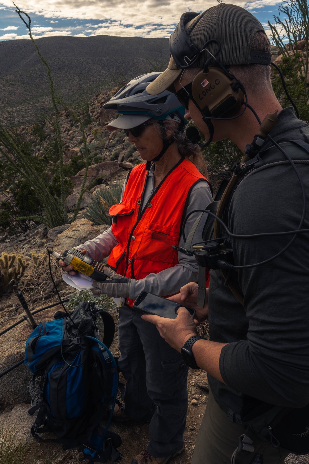 HMLAT-303 Marines provide external lift capabilities to local wildlife agencies