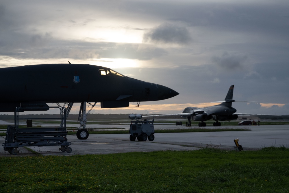 DVIDS - Images - 28th Bomb Wing B-1B Lancers Arrive At Andersen Air ...