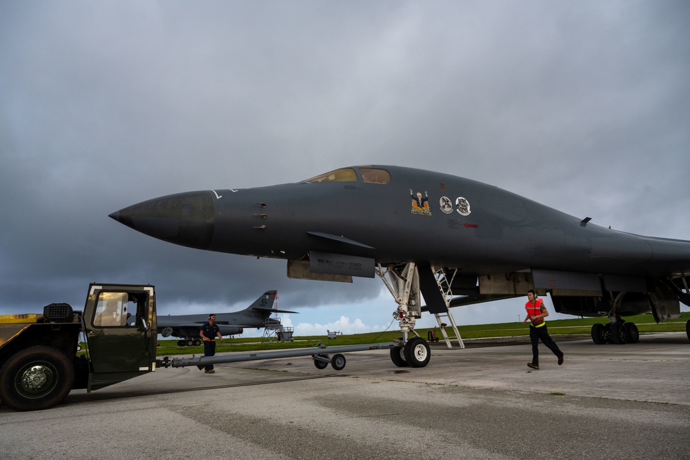 DVIDS - Images - 28th Bomb Wing B-1B Lancers Arrive At Andersen Air ...