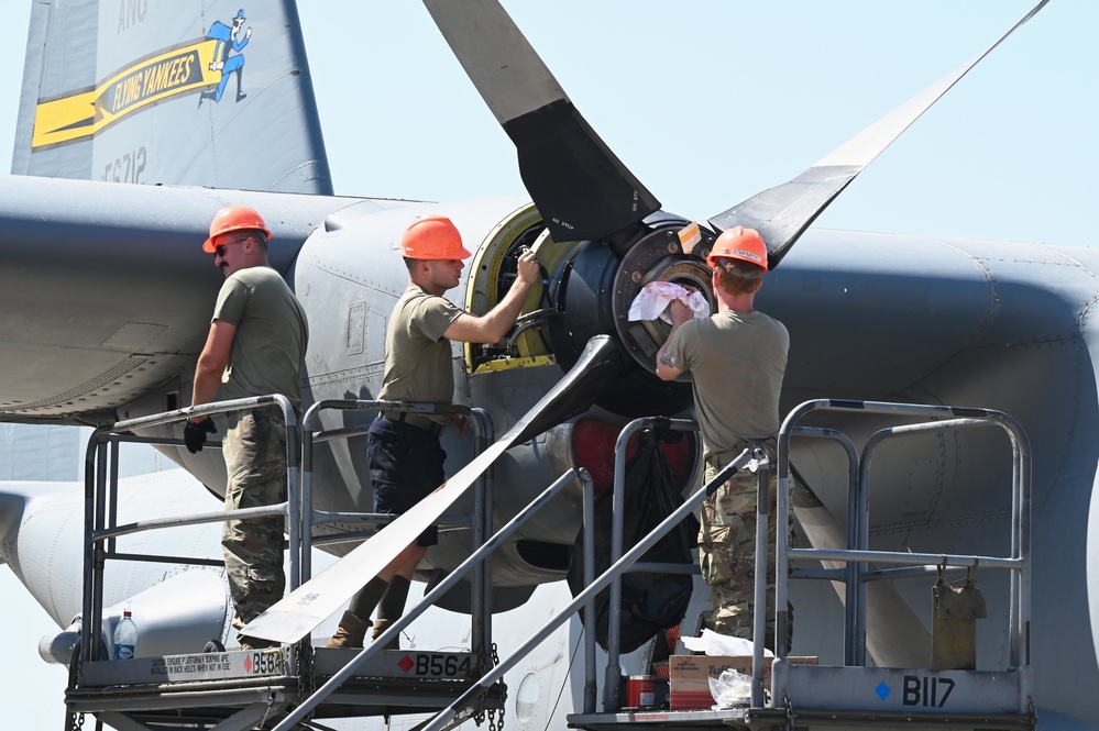 Airmen from 75th EAS replace C-130H props