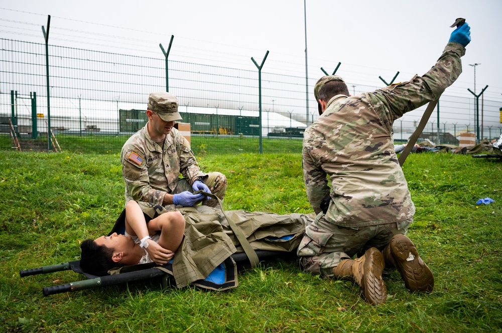 172nd Soldiers Give First Aid