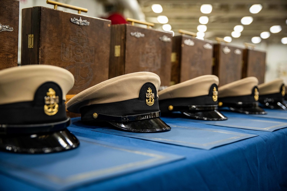 Newest chief petty officers don anchors