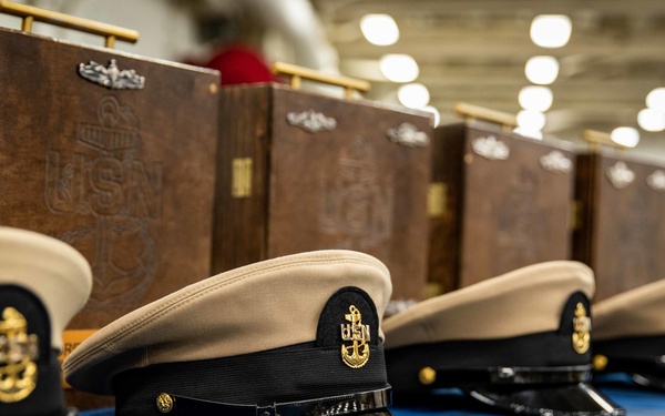 Newest chief petty officers don anchors