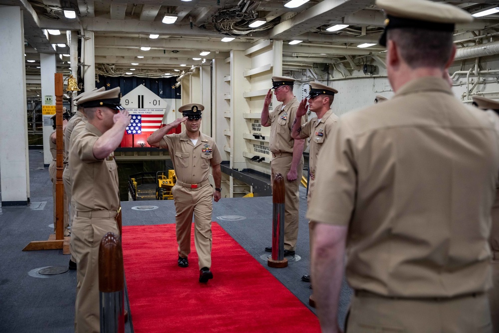 Newest chief petty officers don anchors