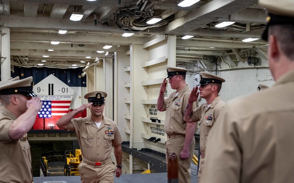 Newest chief petty officers don anchors