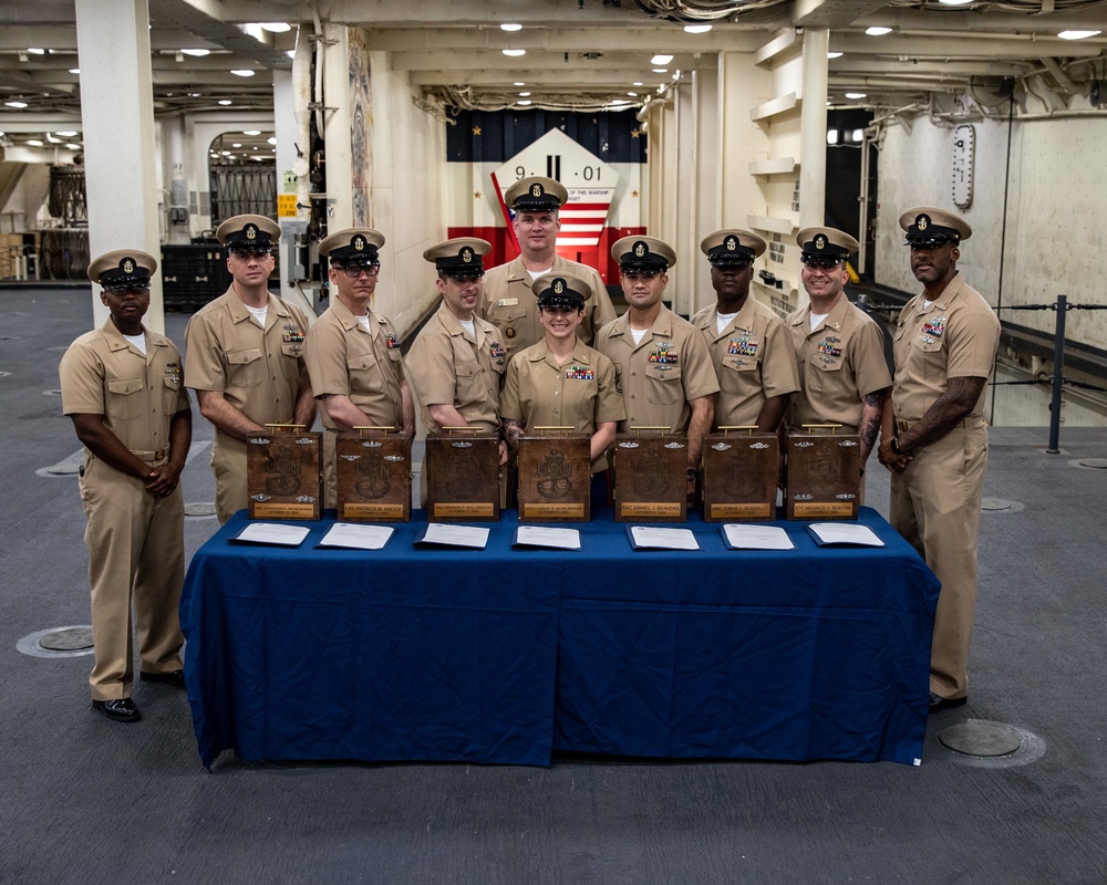 Newest chief petty officers don anchors