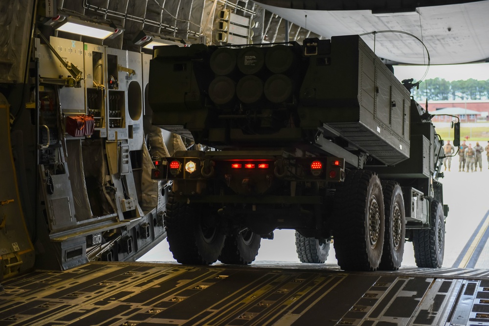 Airmen, Marines hone rapid airlift capability
