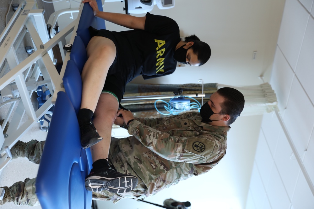 Physical therapy specialists support Soldier readiness