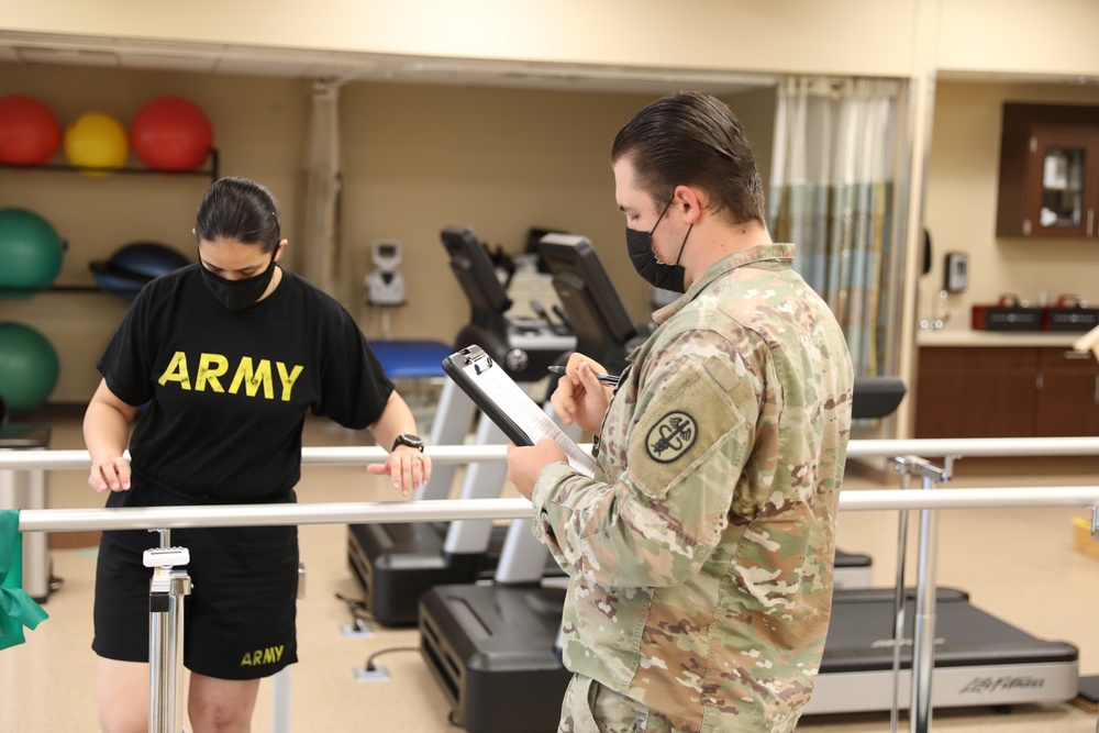 Physical Therapy Specilaists support Soldier Readiness