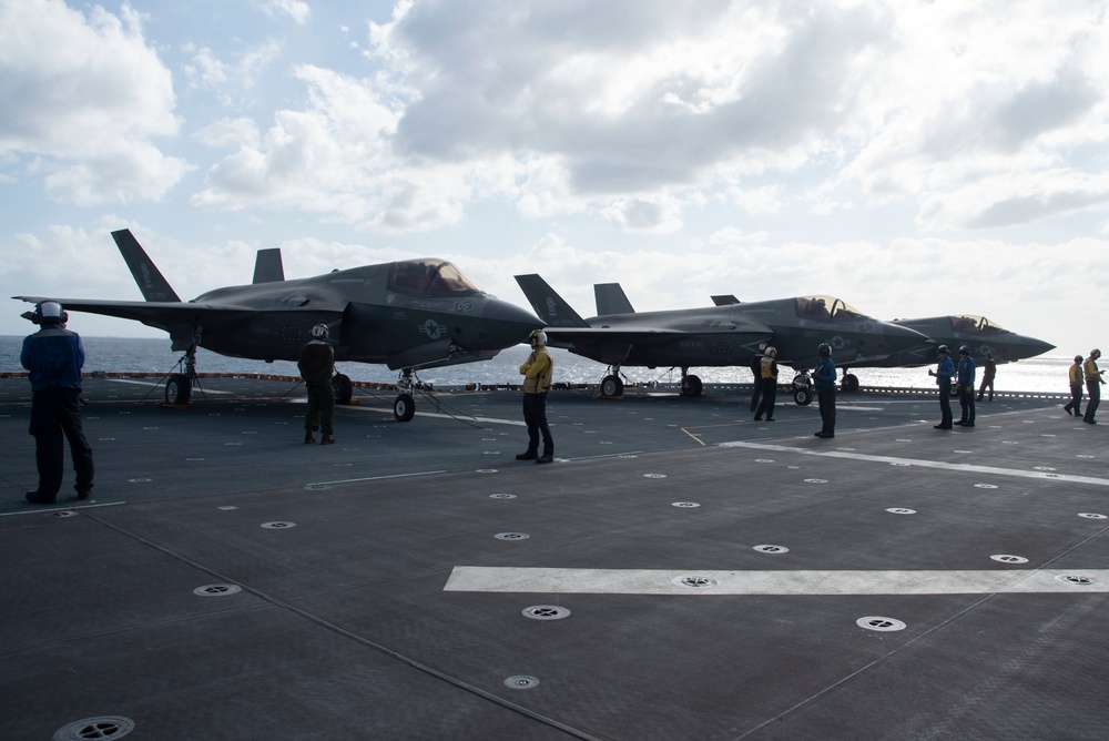 USS Tripoli and VMM-262 (Reinforced) Conduct Flight Operations