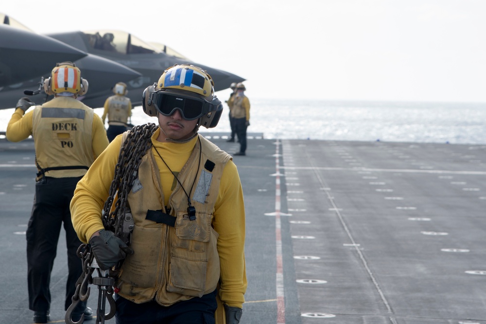 USS Tripoli and VMM-262 (Reinforced) Conduct Flight Operations