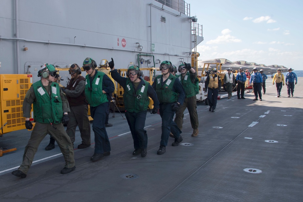 USS Tripoli and VMM-262 (Reinforced) Flight Operations