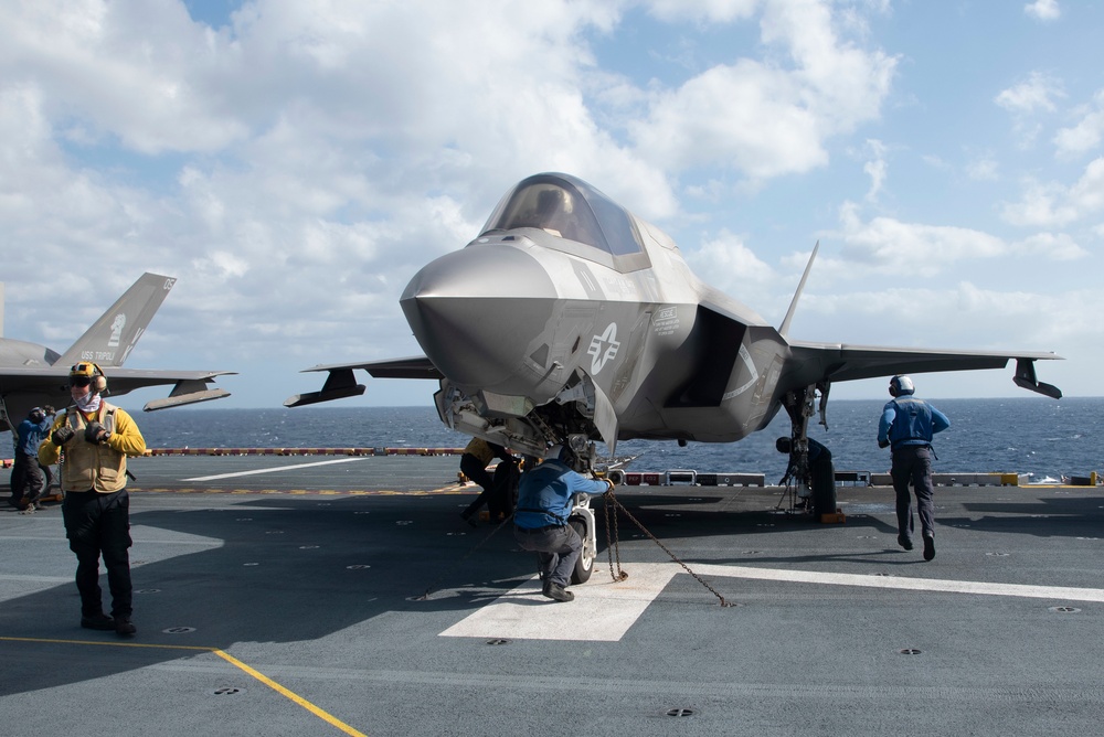 USS Tripoli and VMM-262 (Reinforced) Conduct Flight Operations