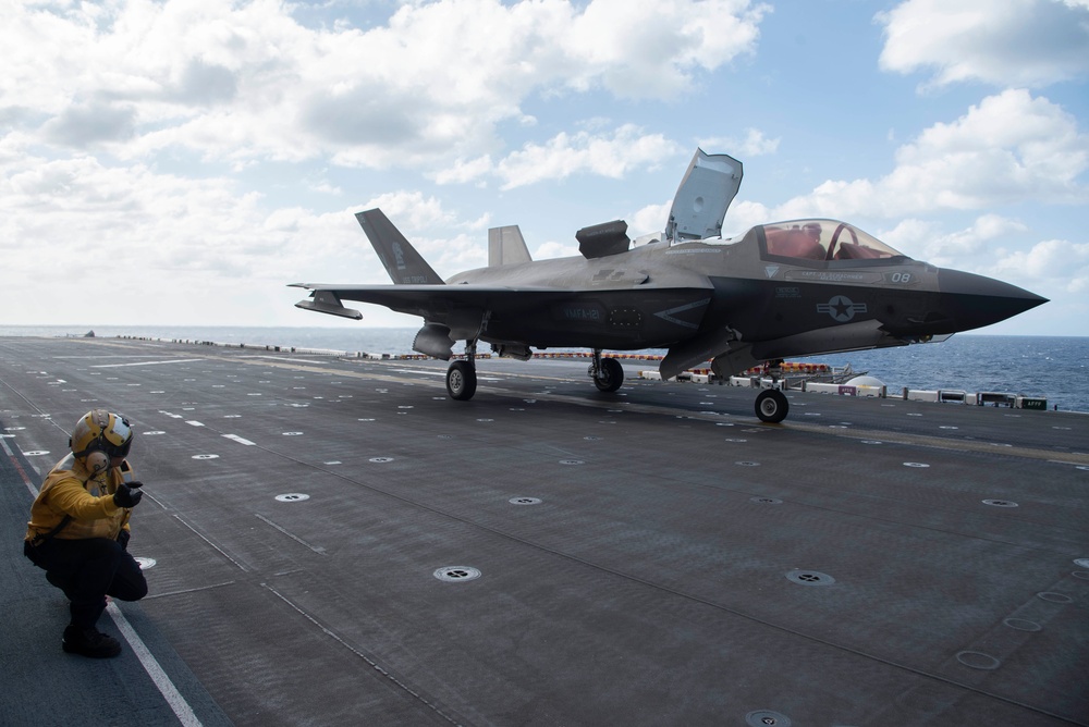 USS Tripoli and VMM-262 (Reinforced) Conduct Flight Operations