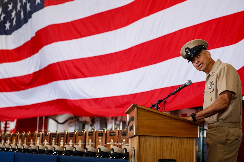 Abraham Lincoln hosts a chief petty officer pinning ceremony