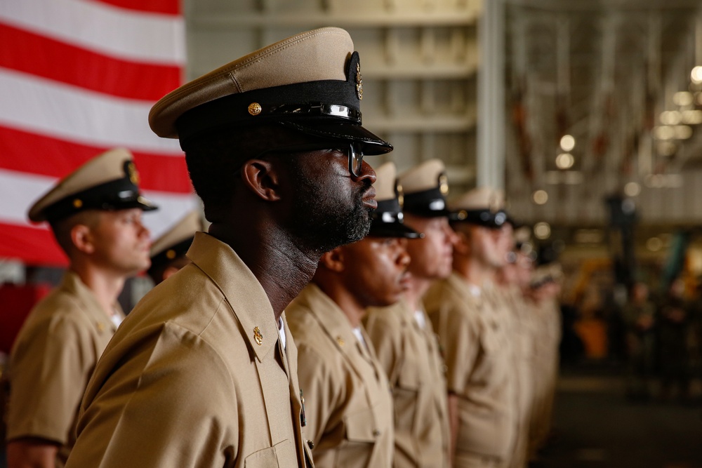 Abraham Lincoln hosts a chief petty officer pinning ceremony