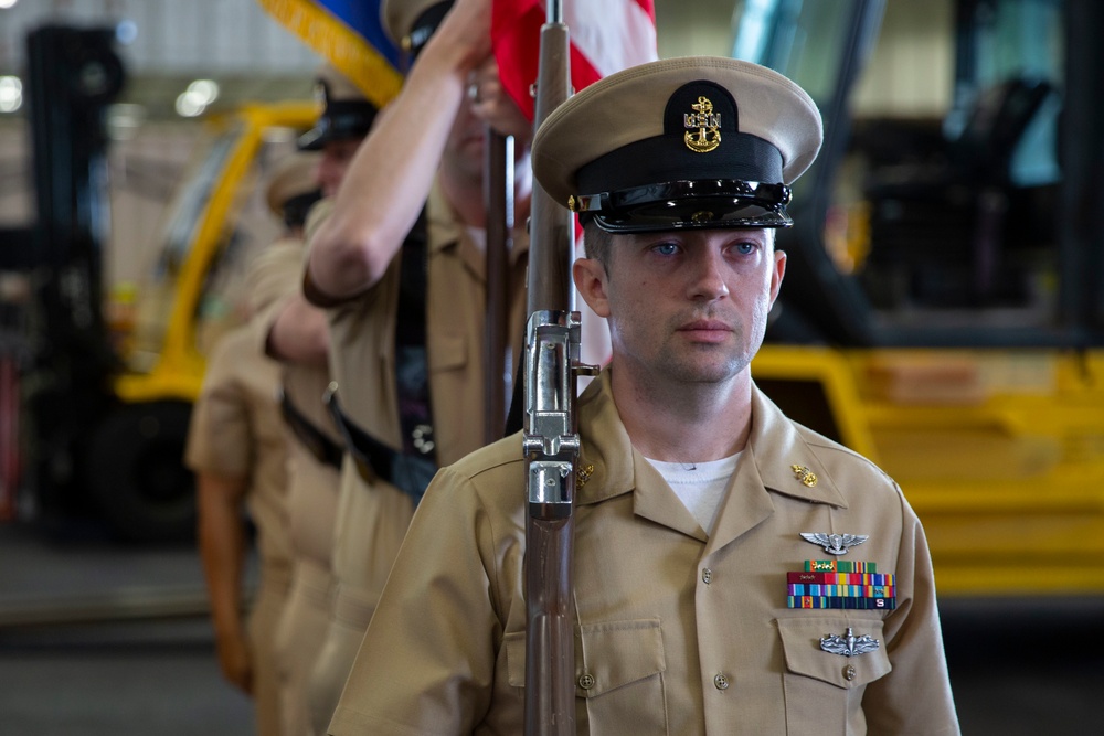 Abraham Lincoln hosts a chief petty officer pinning ceremony