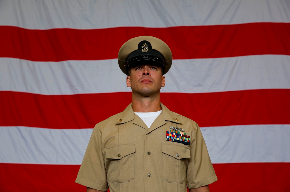 Abraham Lincoln hosts a chief petty officer pinning ceremony