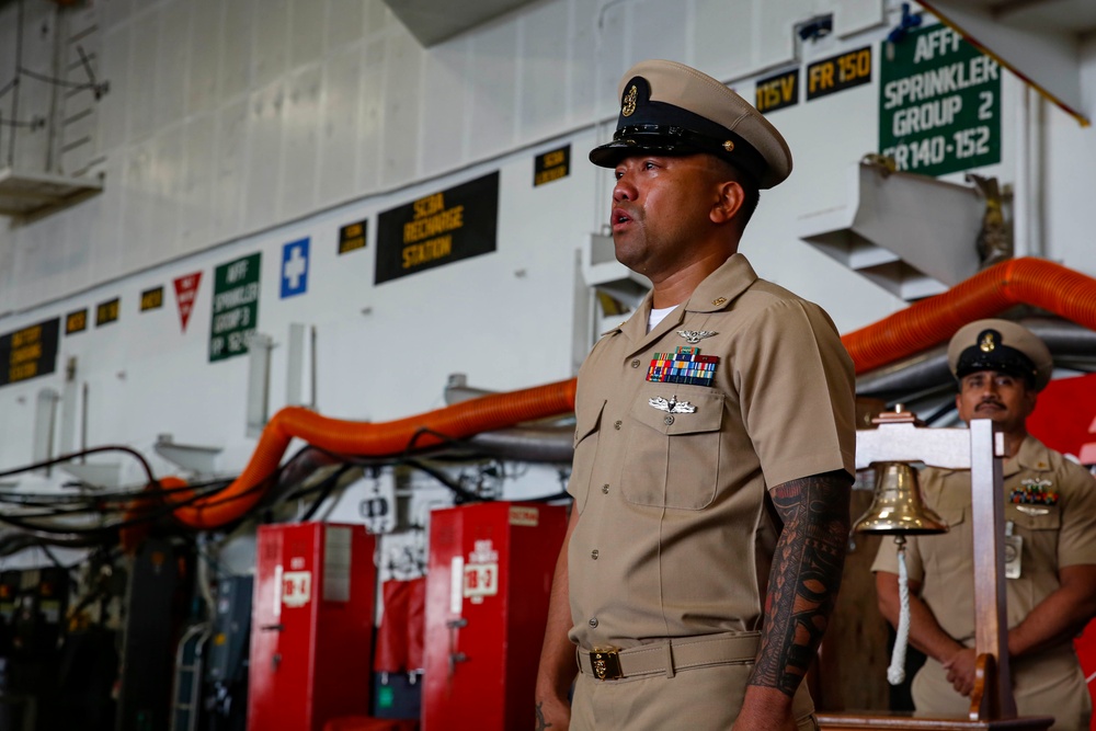 Abraham Lincoln hosts a chief petty officer pinning ceremony