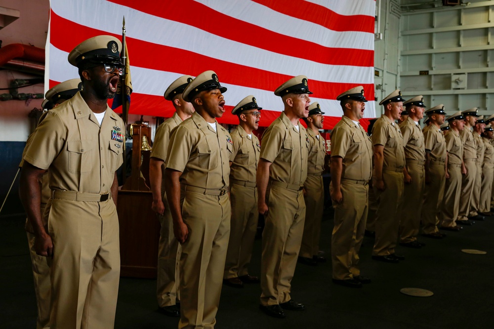 Abraham Lincoln hosts a chief petty officer pinning ceremony