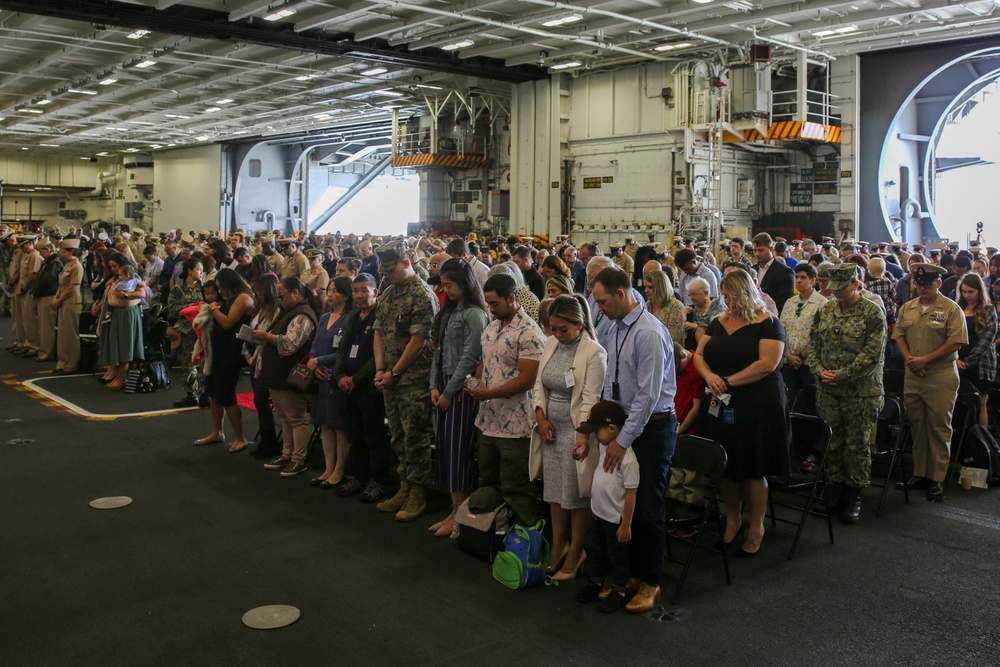 Abraham Lincoln hosts a chief petty officer pinning ceremony