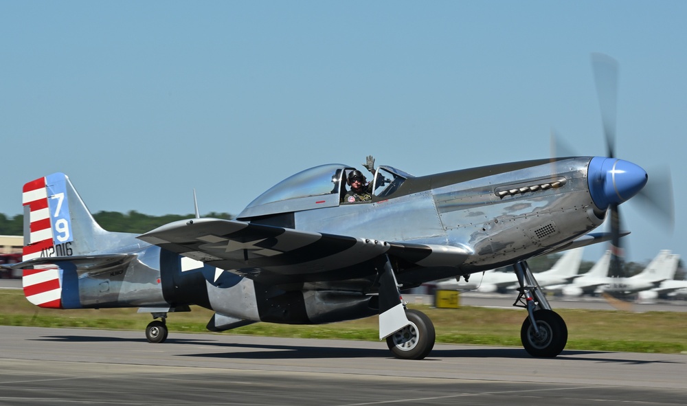 DVIDS - Images - NAS JACKSONVILLE AIRSHOW [Image 25 of 44]