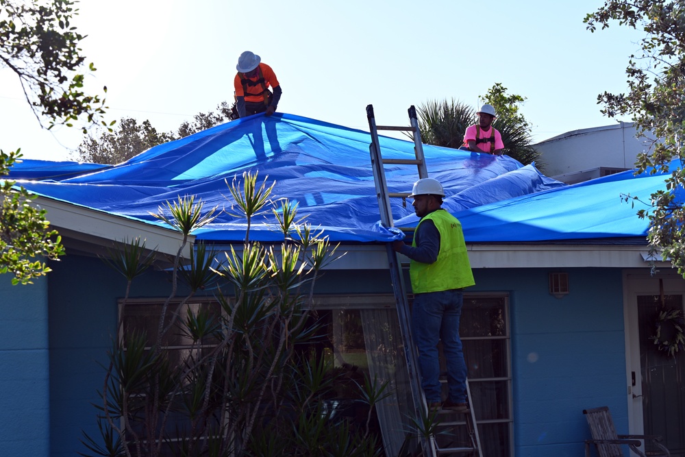 USACE continues Hurricane Ian blue roof installations