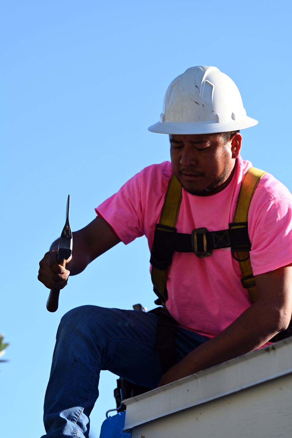 USACE continues Hurricane Ian blue roof installations