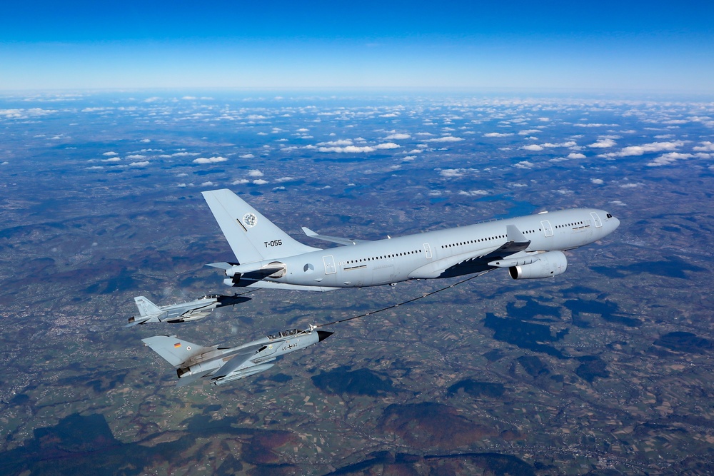 Multi-National Aerial Refueling during Neptune Strike 22.2