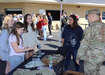 MDARNG RRB Attends Kent Island HS' Homecoming