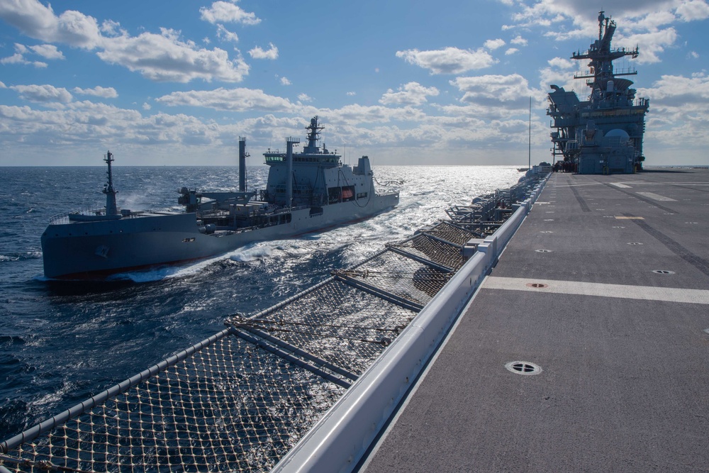 USS America, HMNZS Aotearoa Conduct Replenishment-at-Sea