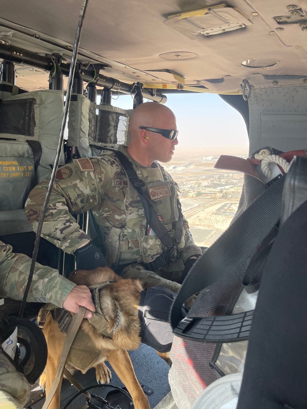 3-142 AHB Conducts Helicopter Familiarization Training with Military Working Dogs