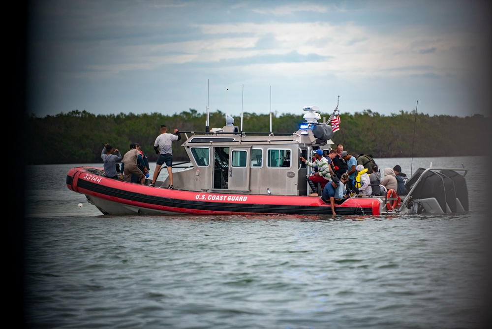 Coast Guard transports Cuban migrants