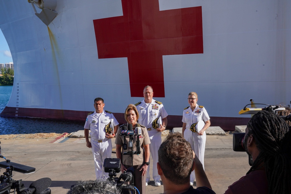 USNS Comfort (T-AH 20) arrives in Miami