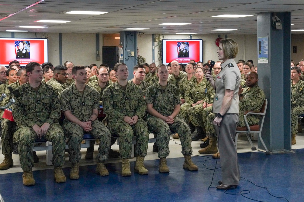 USNS Comfort (T-AH 20) arrives in Miami