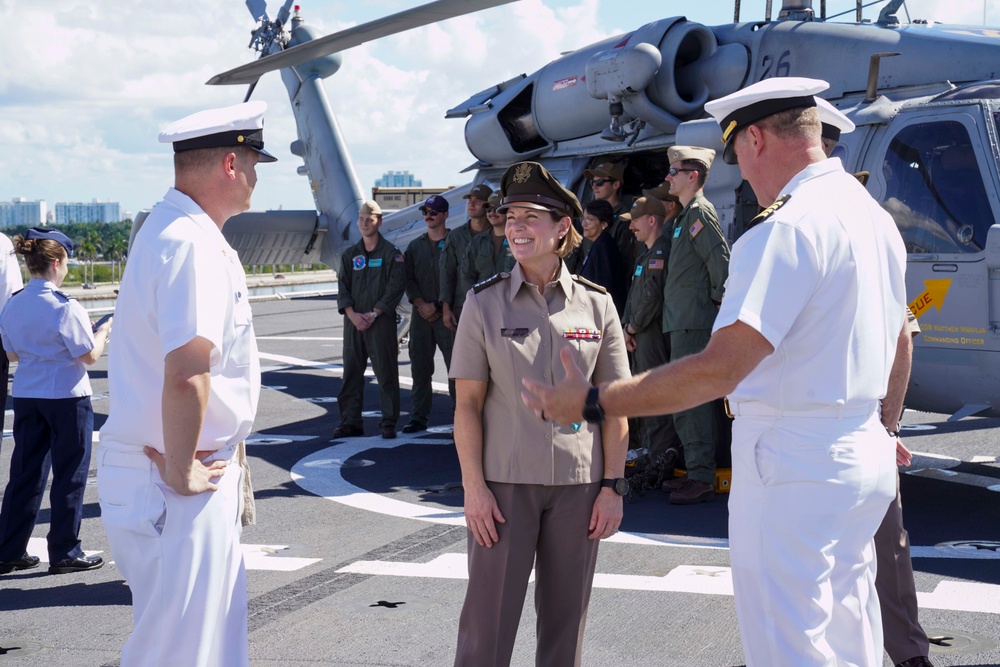 USNS Comfort (T-AH 20) arrives in Miami