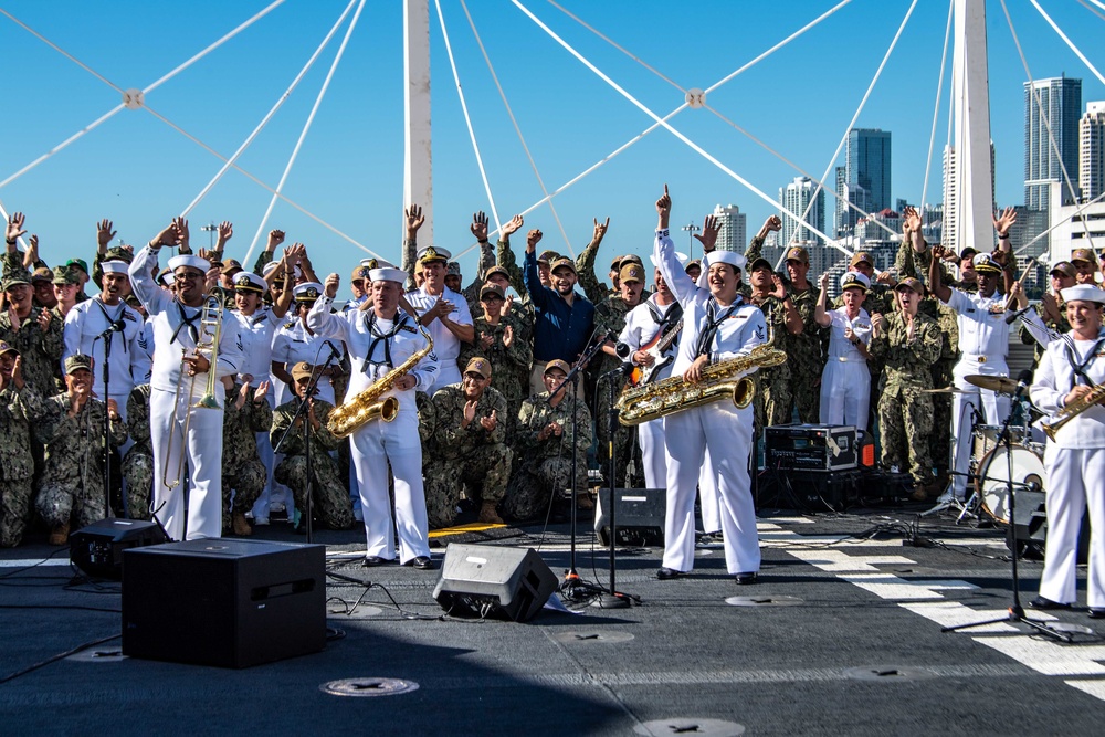 Fleet Forces Band Performs on USNS Comfort