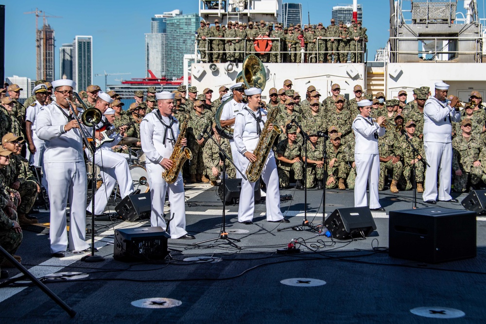 Fleet Forces Band Performs on USNS Comfort