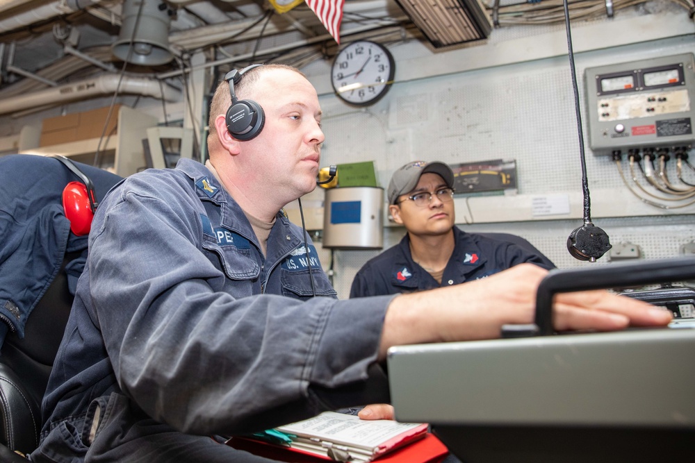 USS Leyte Gulf (CG 55) Daily Operations