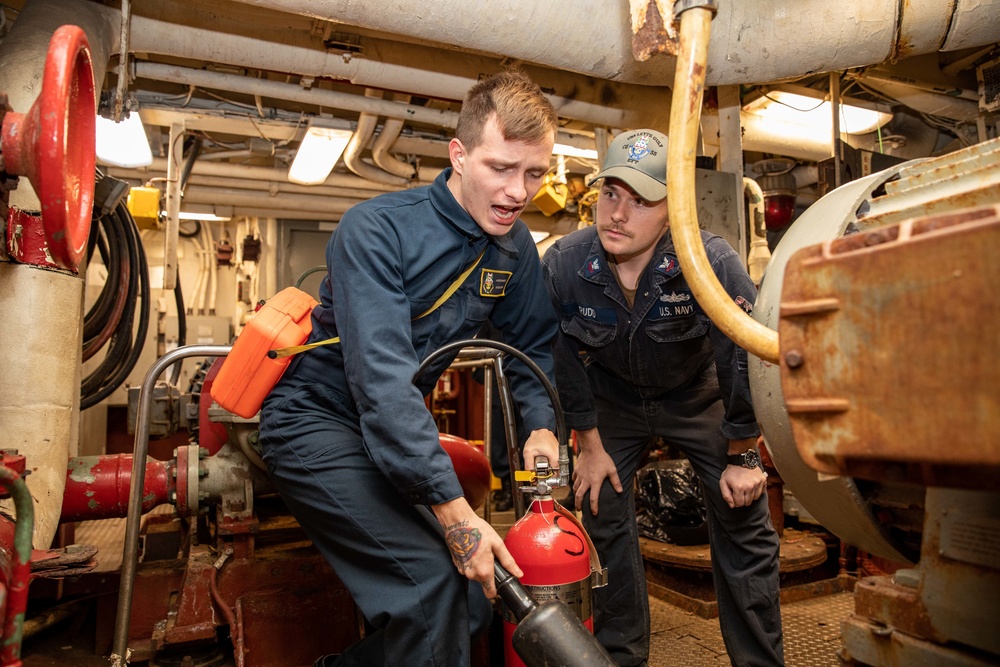 USS Leyte Gulf (CG 55) Daily Operations