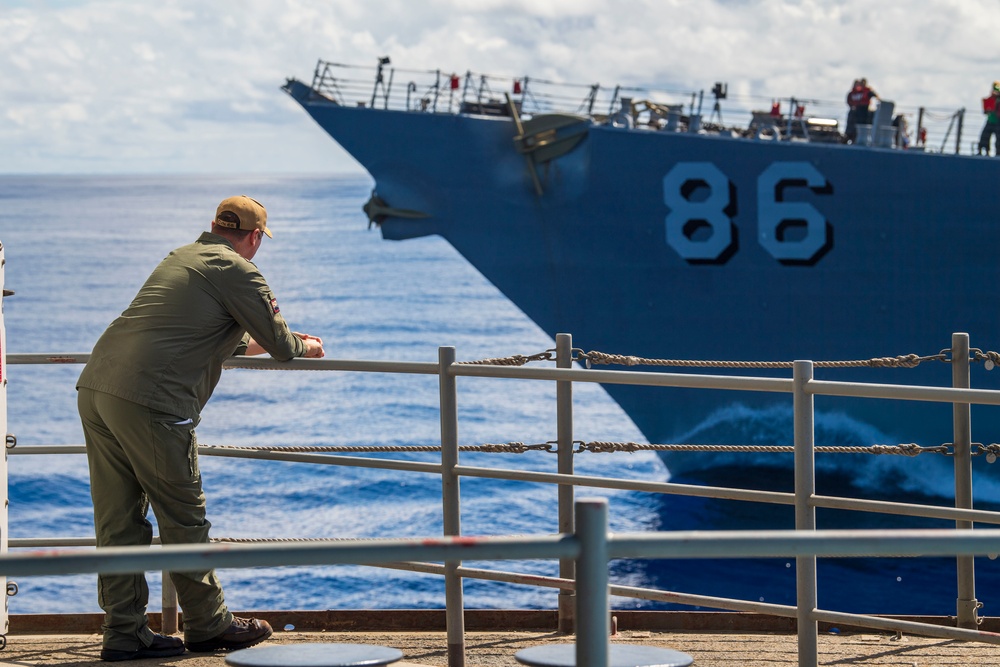 Shoup Fueling at Sea with Nimitz